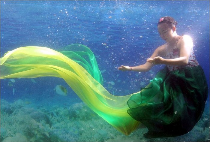 Underwater Fashion Show