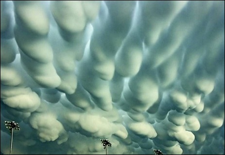 Mammatus Clouds: Sky Breasts